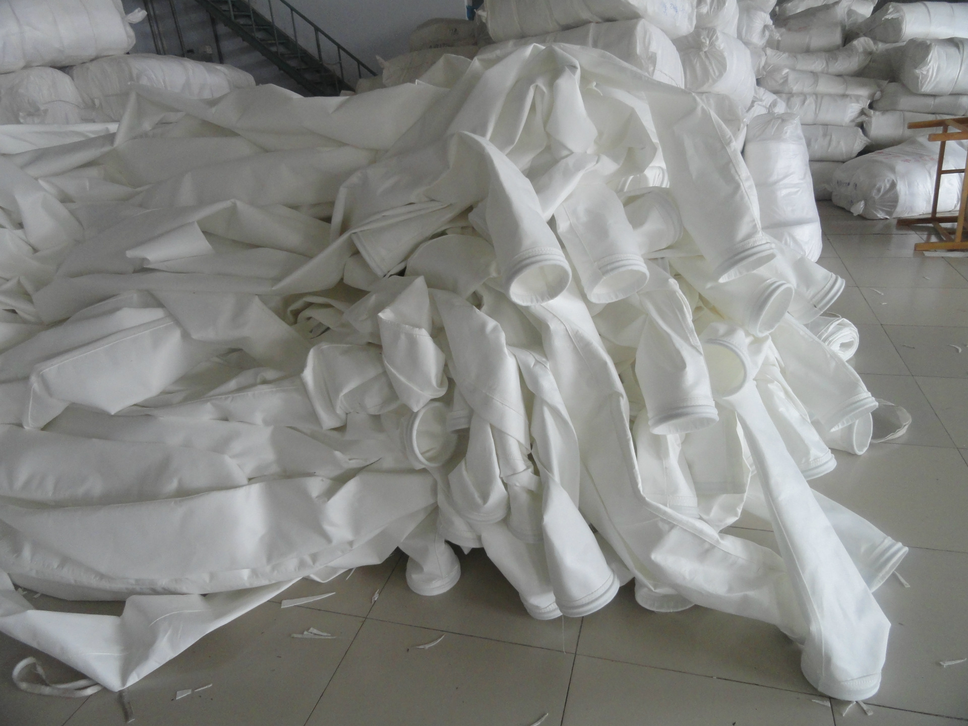 常温涤纶针刺毡除尘滤袋 三防针刺毡除尘器布袋 覆膜除尘器布袋