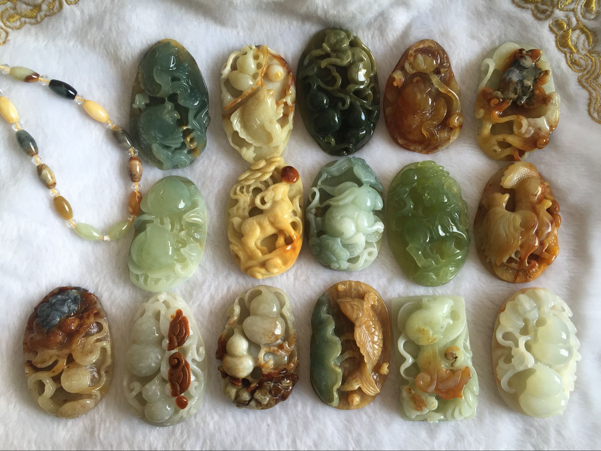 雕刻吊坠_手工雕刻大花玉吊坠 天然岫岩玉花玉挂件