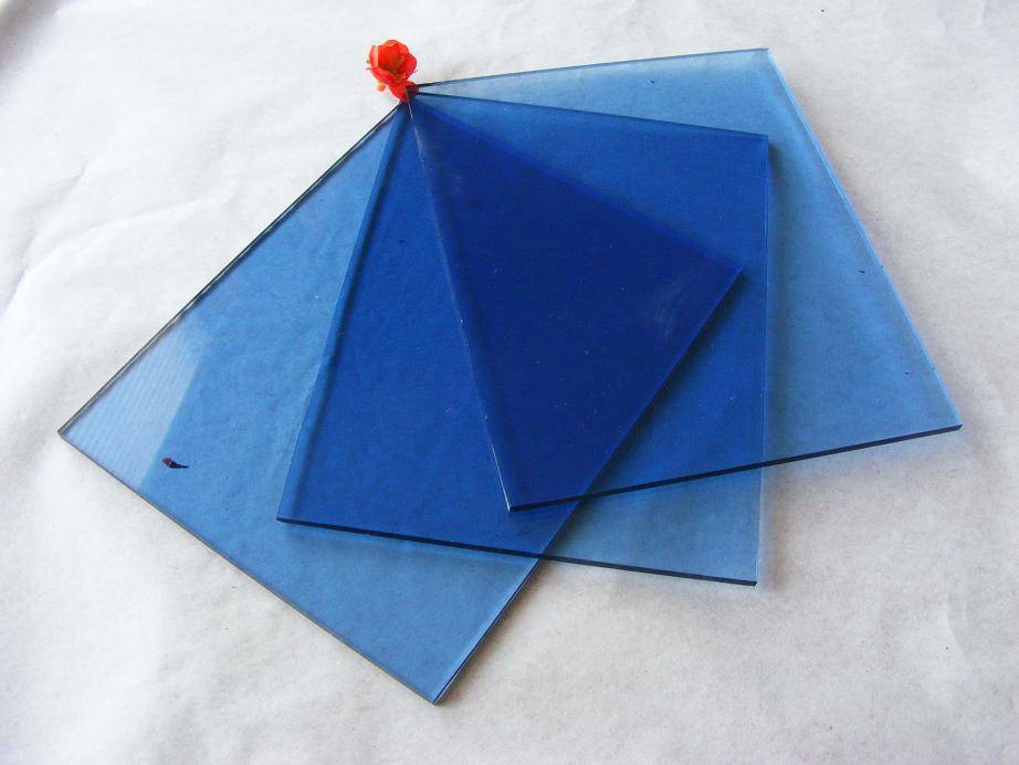 厂家直销家居装饰水晶蓝玻璃门窗镀膜蓝色钢化玻璃宝石蓝玻璃