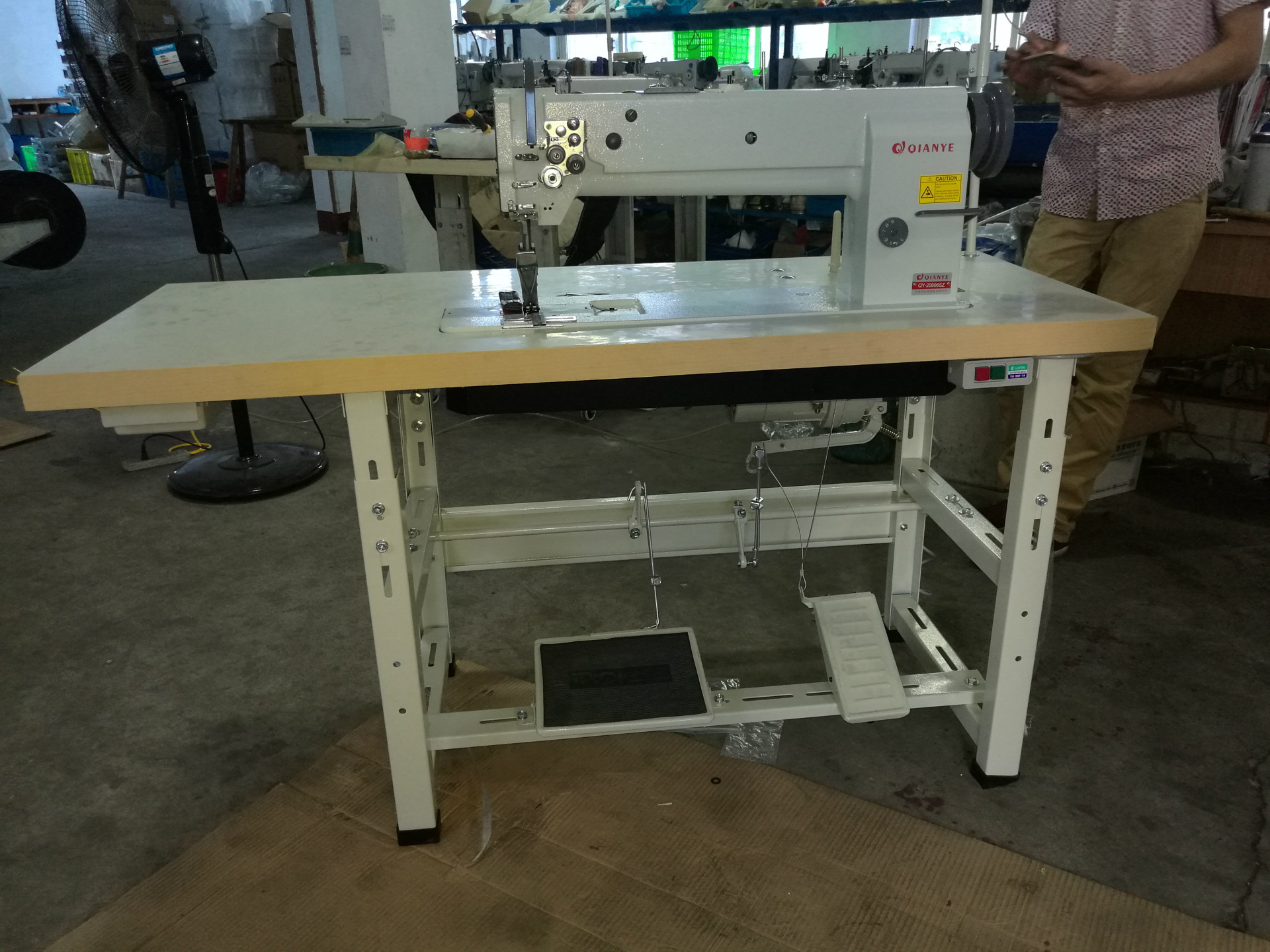 汽车脚垫双针拼接缝纫机 标准款三同步汽车脚垫双针长臂同步车