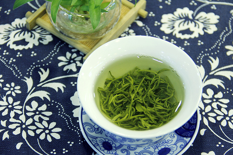 人生就像一杯茶,不会苦一辈子,总会苦一阵子&a