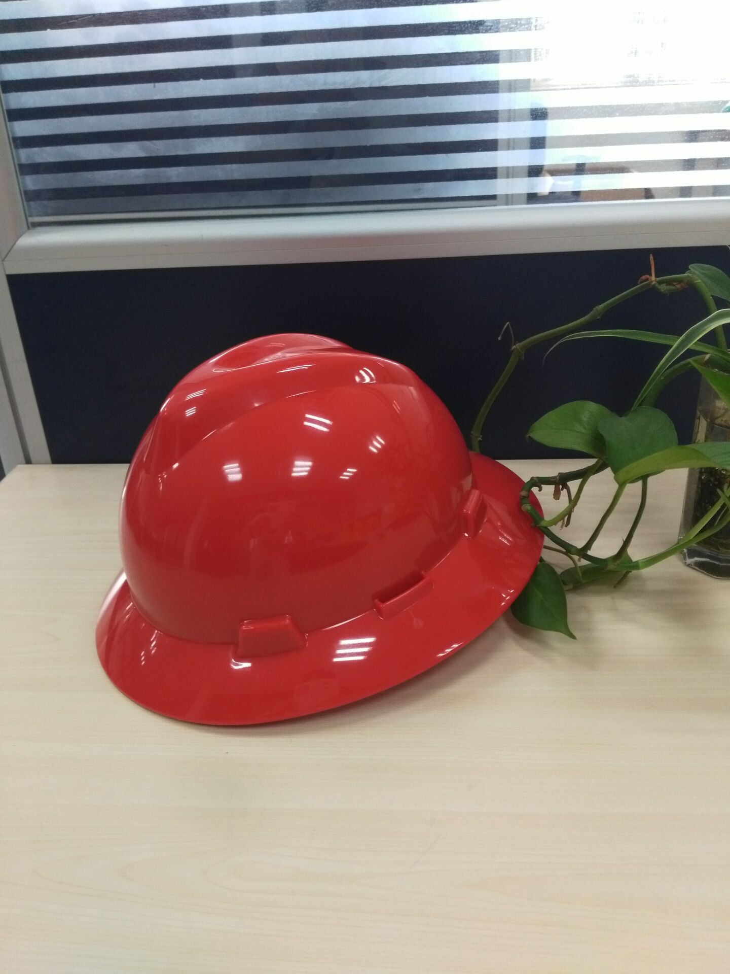 桉叶牌大边加顶筋 v型安全帽安全头盔,ansi认证hdpe塑料