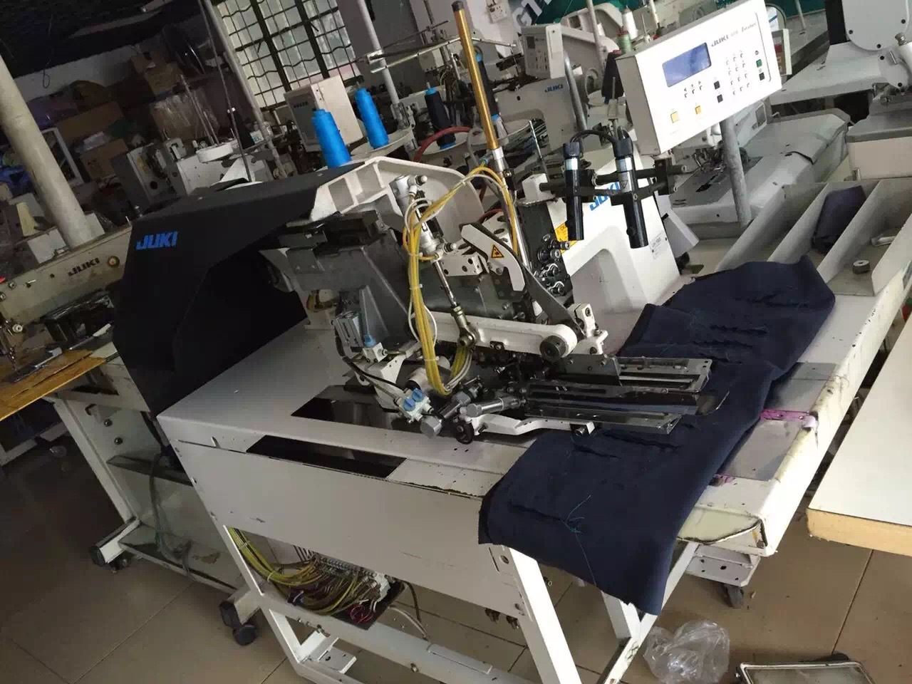 首页 机械设备 服装制作设备 开袋机 >供应二手原装重机195n开袋机