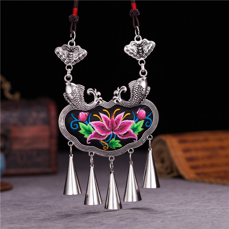 Landie Yunnan National Style Vintage Embroidery Pendant Long Necklace Miao Silver Pisces Flower Pendant Ornament Wholesale