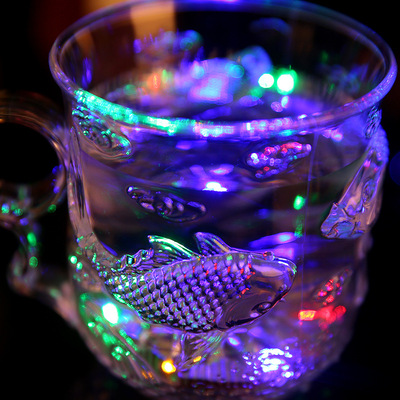led发光杯 鱼杯 入水亮发光杯 闪光杯 水感应发光杯 入水亮闪光杯