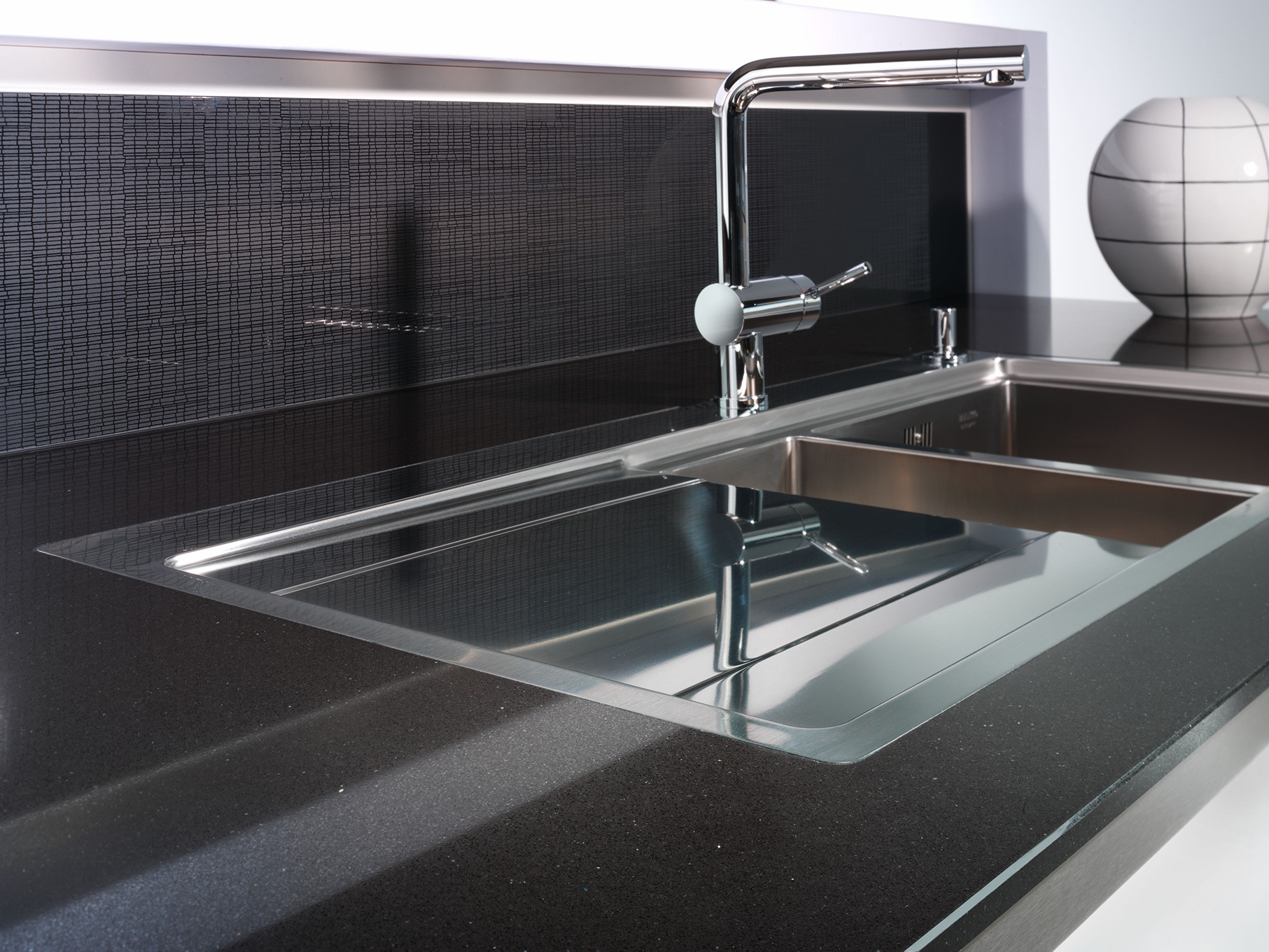 12mm~30mm星系列黑色水晶石英石,厂家直销!纳米抛光!质优价廉!