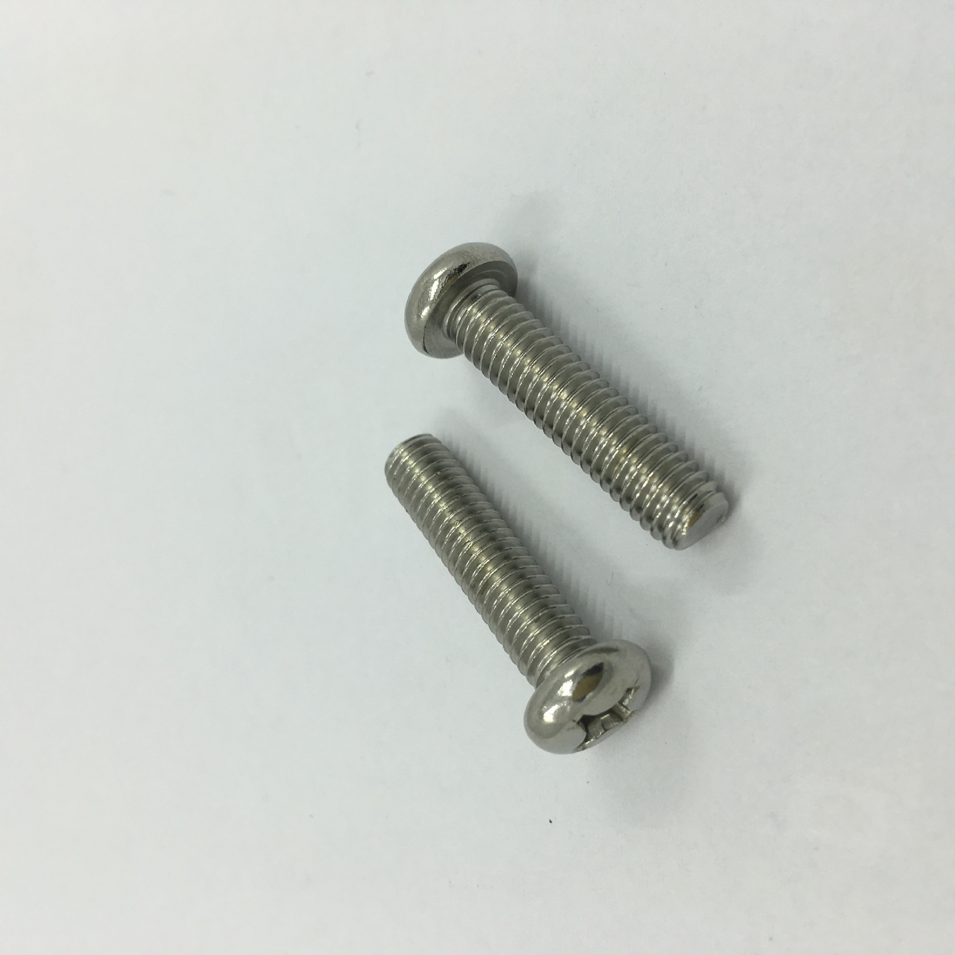 供应gb818十字槽圆头螺钉十字槽圆头螺钉厂家