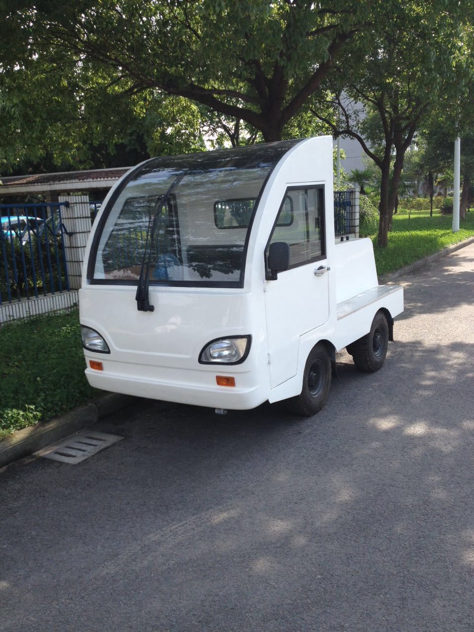 qy-4电动牵引车 小型牵引车 直销电动牵引车 牵引车厂家