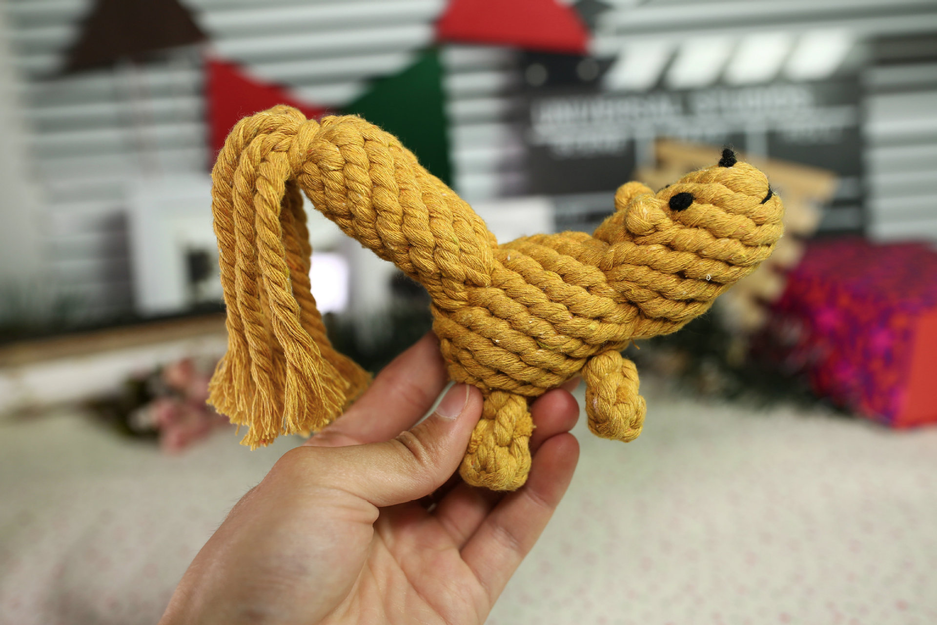 棉绳松鼠造型啃咬狗玩具 手工编织宠物玩具厂家批发 宠物用品