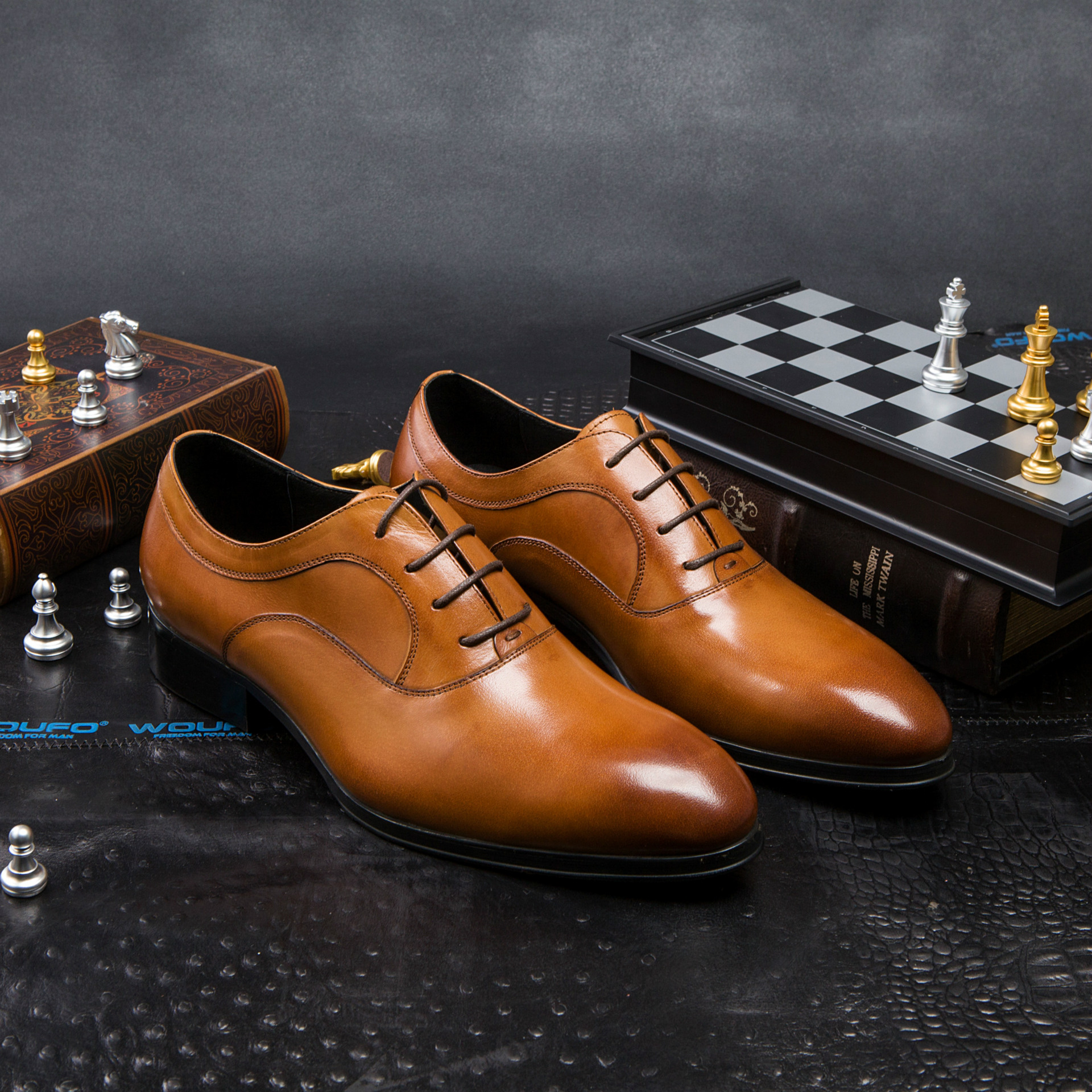 潮流男鞋商务正装皮鞋低帮日常工作穿牛皮单鞋舒适档婚鞋