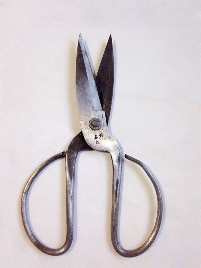 家用铁剪手工锻打夹钢抛光家用剪中号三锋牌铁打老式剪