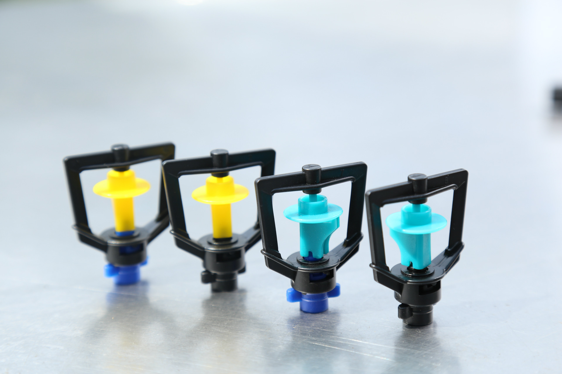 厂家直销农田灌溉喷洒均匀旋转微喷头 园林园艺灌溉旋转g型微喷头