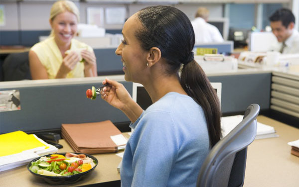 在家吃饭成奢侈 上班族如何解决吃饭问题?