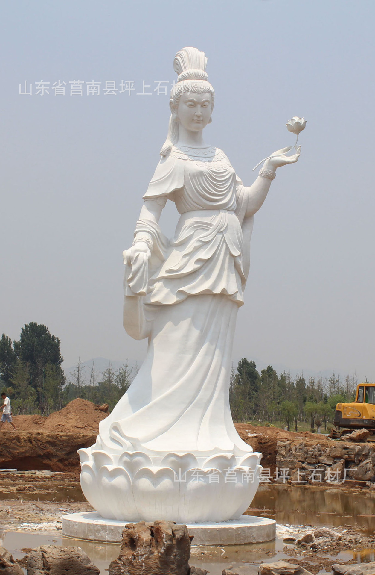 专业定制汉白玉观音石雕 9米高荷花仙子雕像