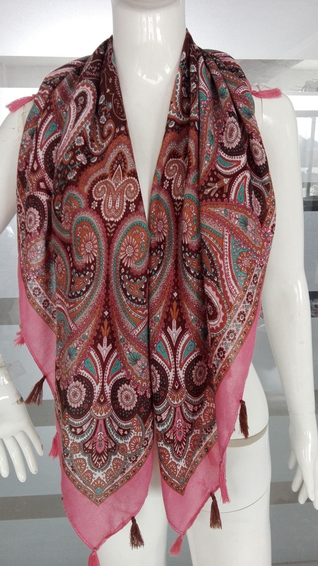 斜纹印花方巾 新款腰果花印花挂须围巾 披肩