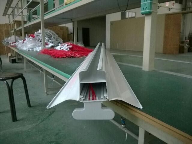 地下室车库线槽灯