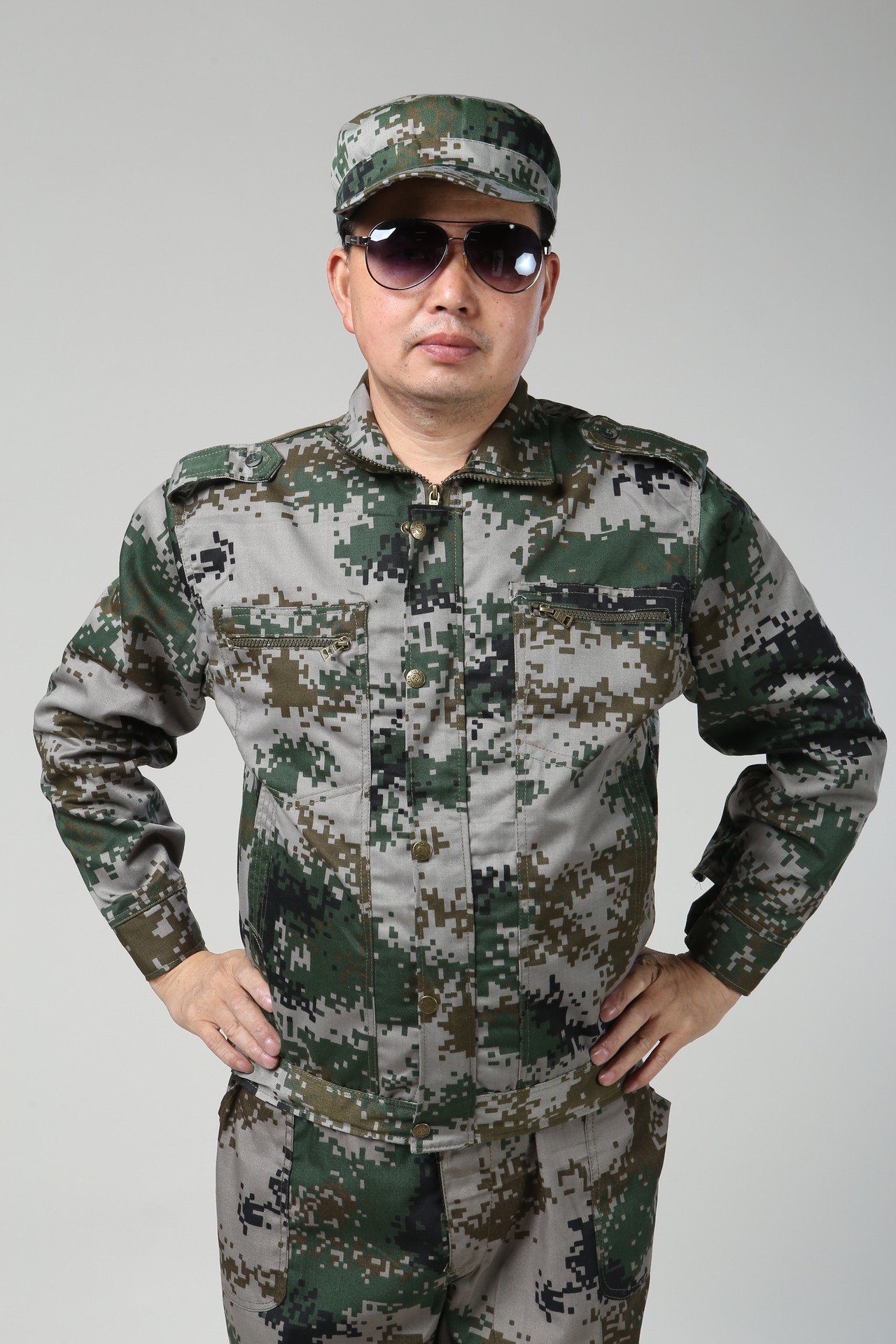 现货批发07迷彩服军训服学生拓展训练基地迷彩套装 价低质优