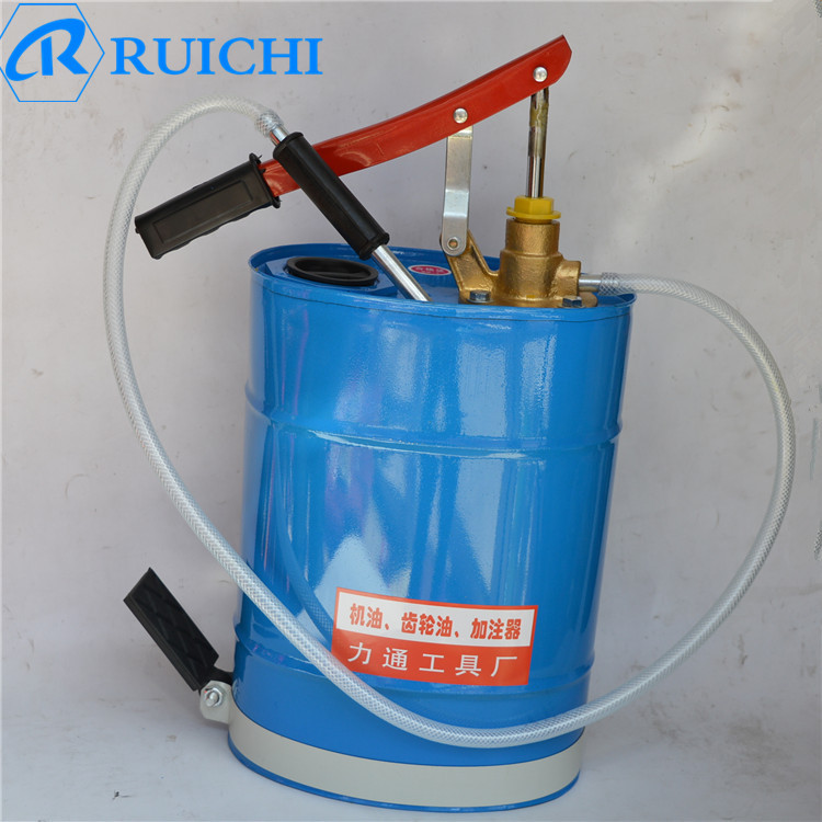 【厂家热销】手压式机油加注器 手动带桶机油齿轮油注油器