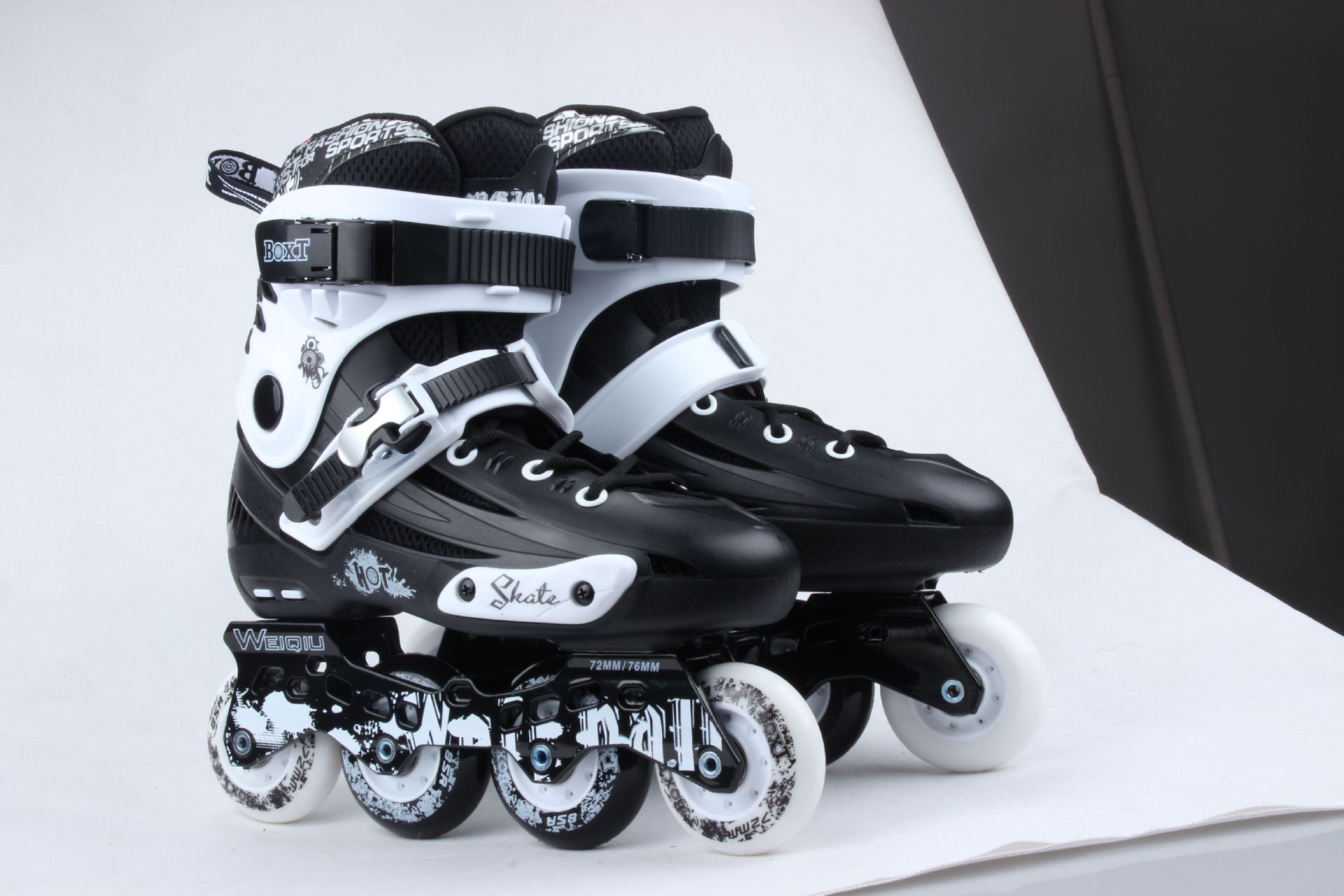 溜冰鞋黑白紫成人单排轮滑鞋成年平花鞋新手旱冰鞋男女直排花式鞋