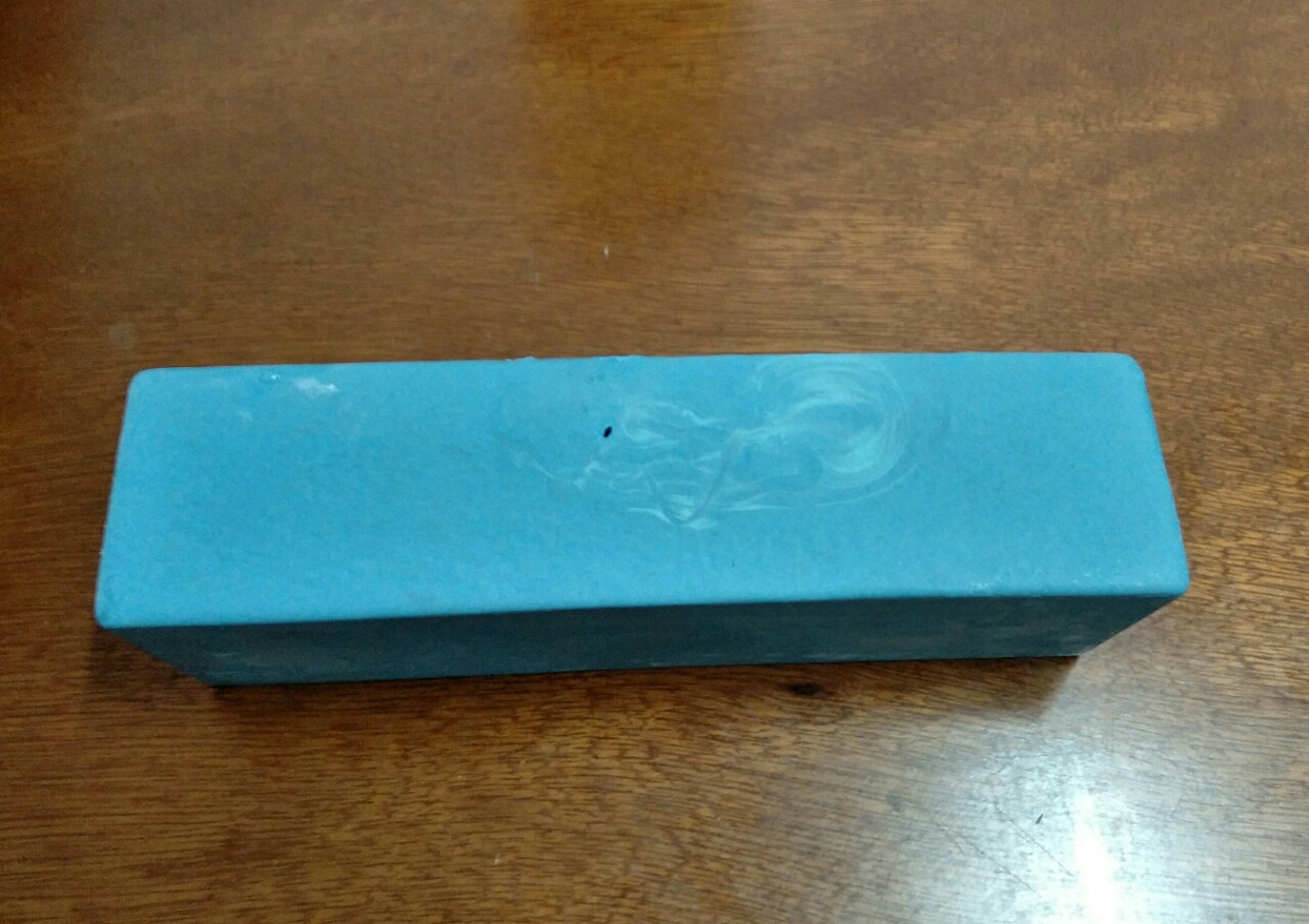 不修钢制品中 精抛用蓝棒