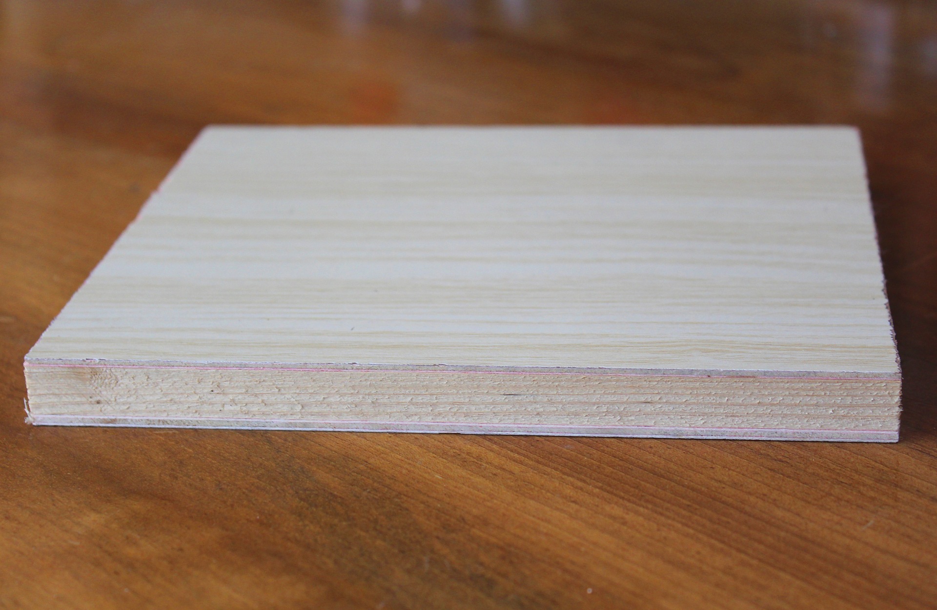 环保三聚氰胺饰面板 防潮免漆板 应用于家具,地板及室内装饰等