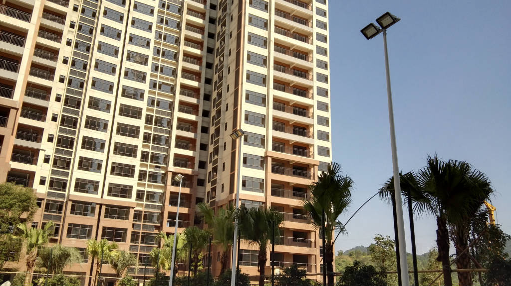 广东肇庆广宁县明珠新城8米一拖二和一拖三灯杆