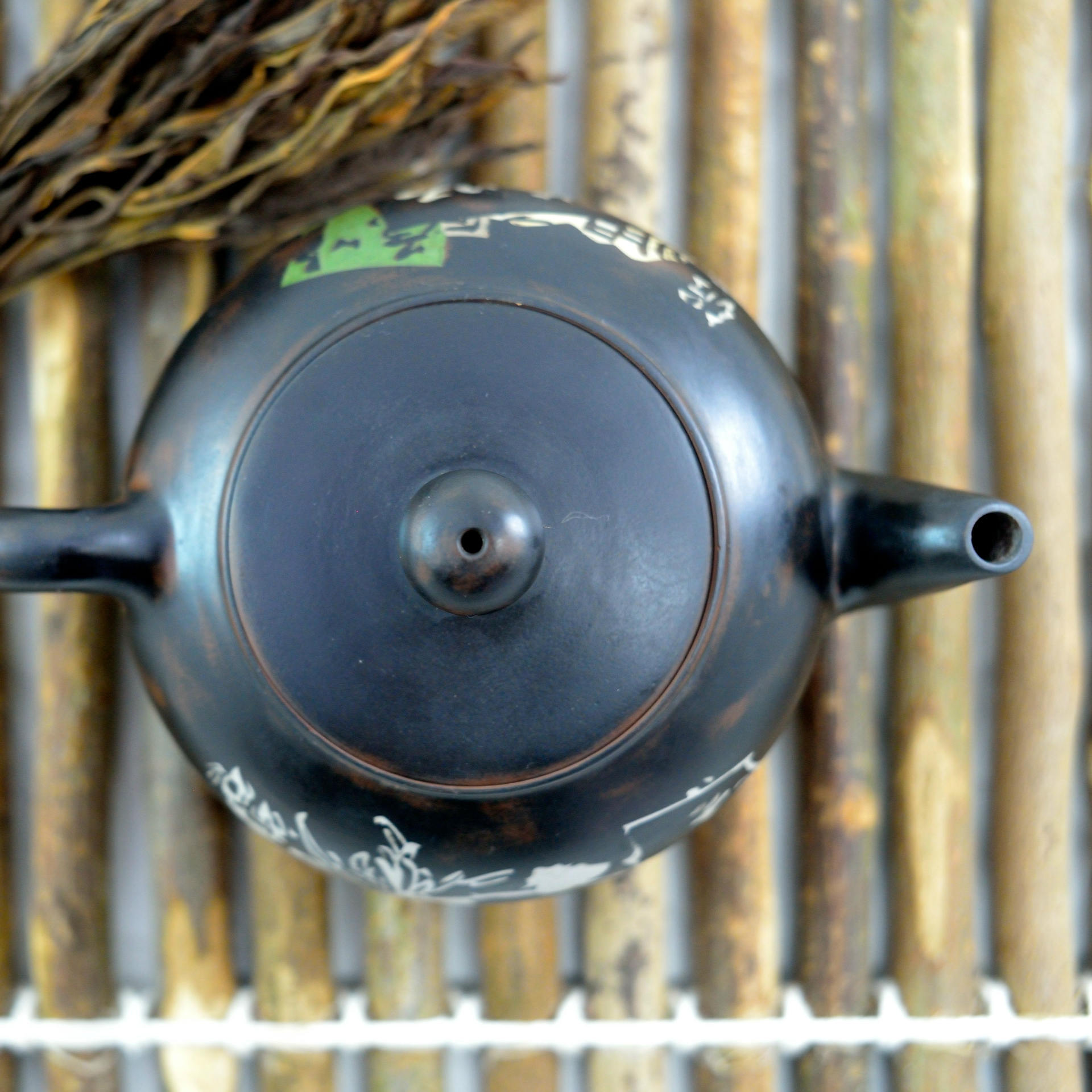 云南建水紫陶陈绍康大师全手工如意残贴壶