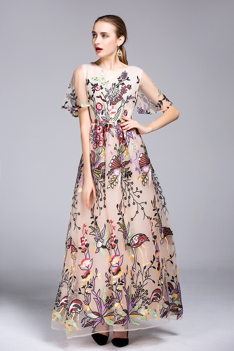 刺绣花网纱收腰蓬蓬裙公主风礼服长裙