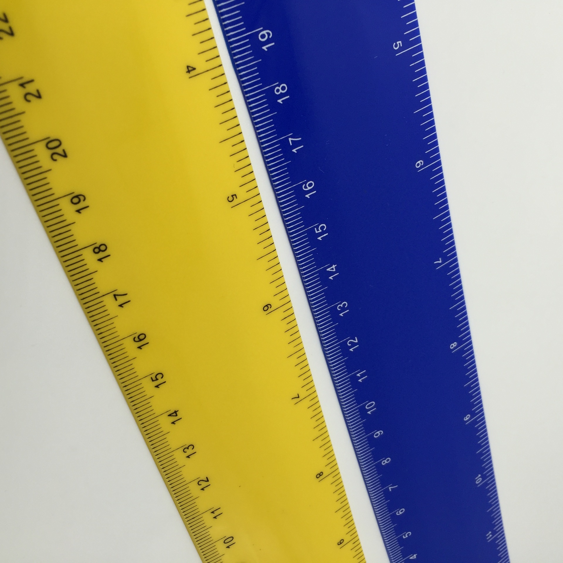 尺子pvc软尺 办公直尺 30cm软尺