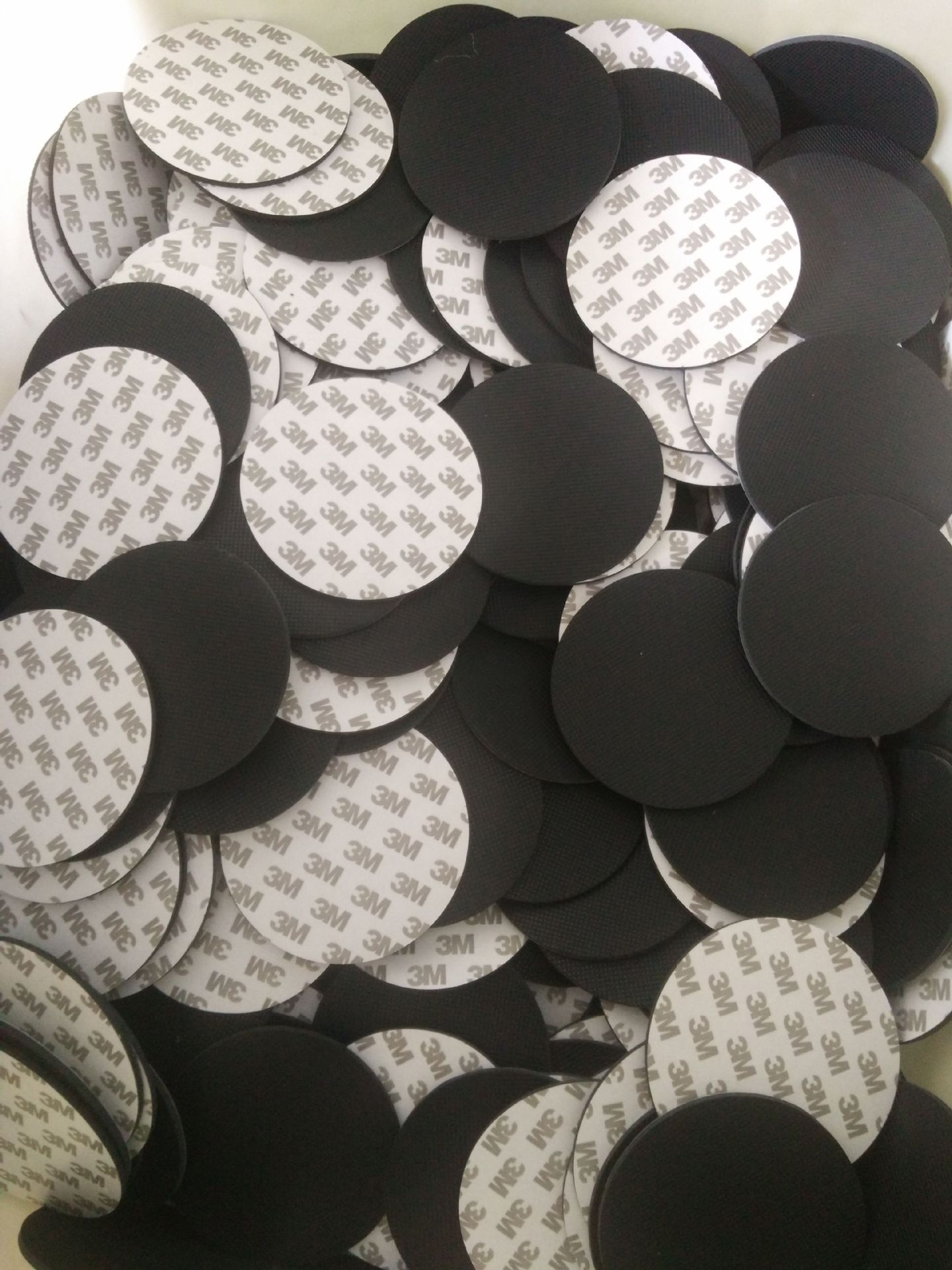 长期供应防滑橡胶垫片 3m网格橡胶垫 自粘防滑橡胶垫