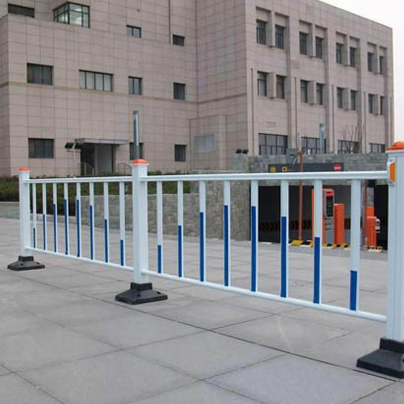 厂家销售 pvc塑钢护栏 工程施工围 挡道路隔离护栏