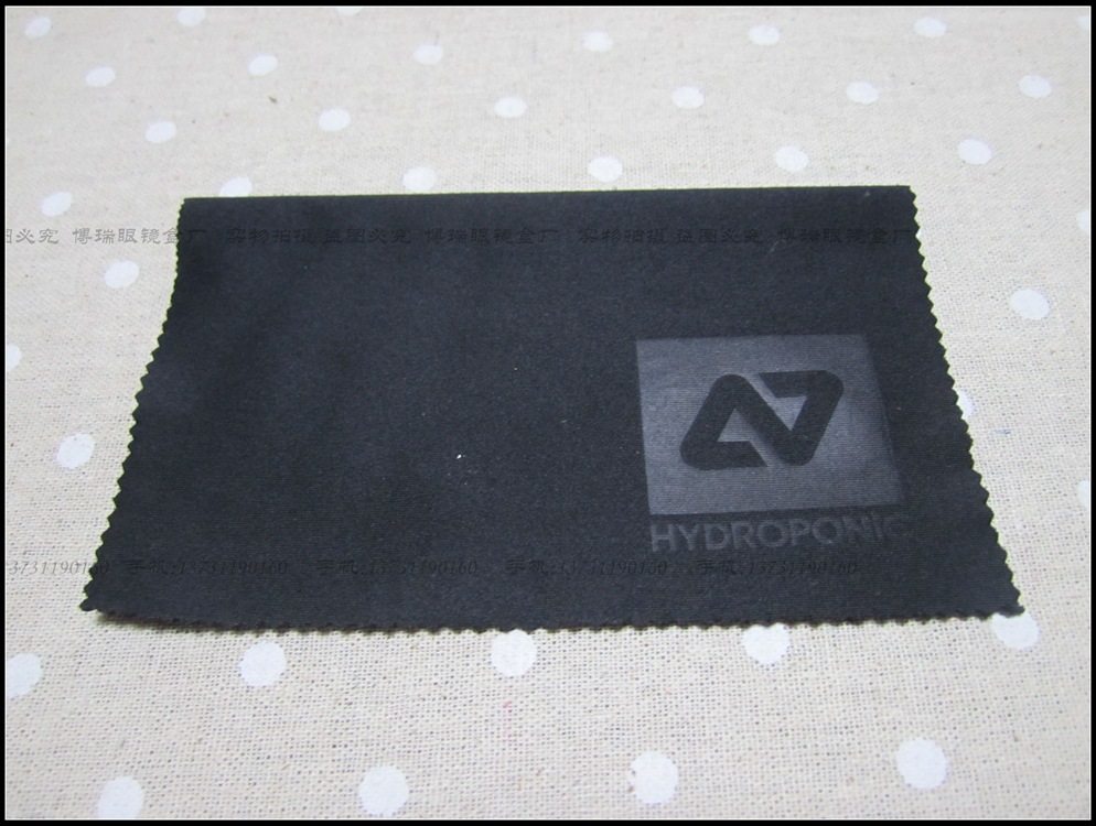 黑色针二眼镜布 压印logo 品牌眼镜布 定制 logo设计