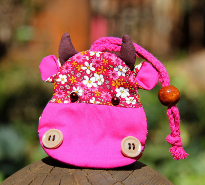 时尚民族风手工布艺卡通可爱小牛钥匙包创意抽拉式钥匙扣批发