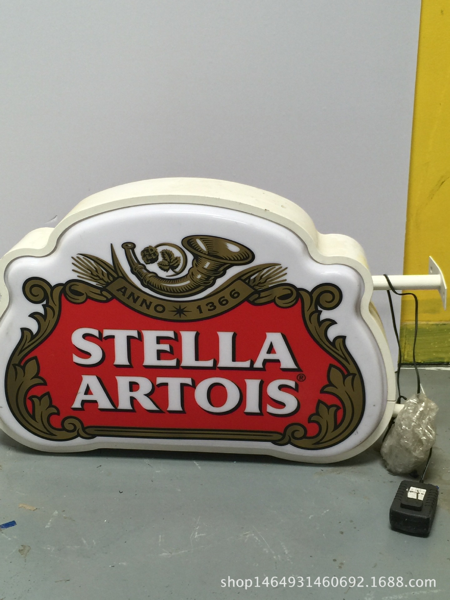 百威挂壁式不锈钢户外吸塑灯箱广告标识标牌塑胶成型可定制