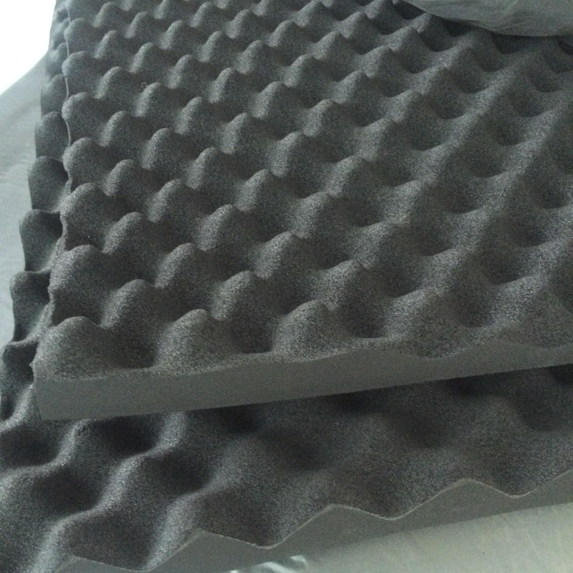 定制款吸音棉自粘吸音棉 阻燃凹凸鸡蛋棉橡塑吸音棉生产加工