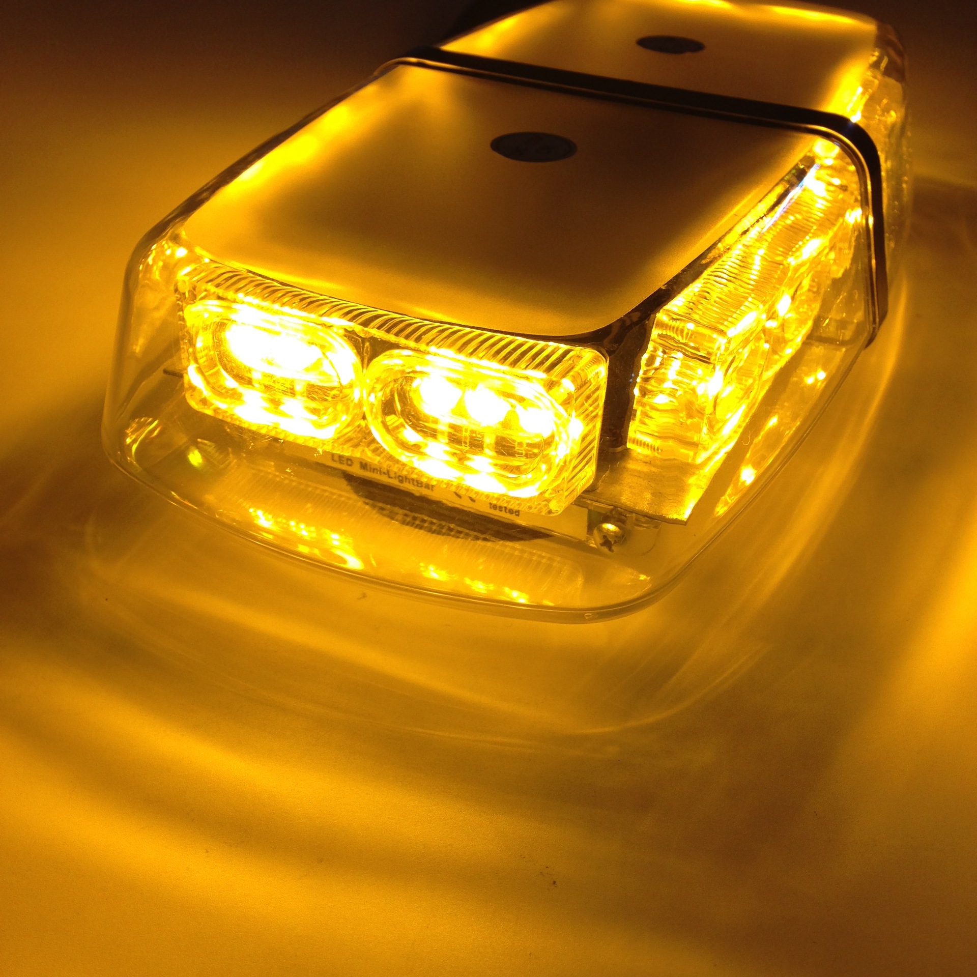 36led汽车爆闪灯 雷电警示灯 磁吸顶短排开道灯 mini车机频闪灯