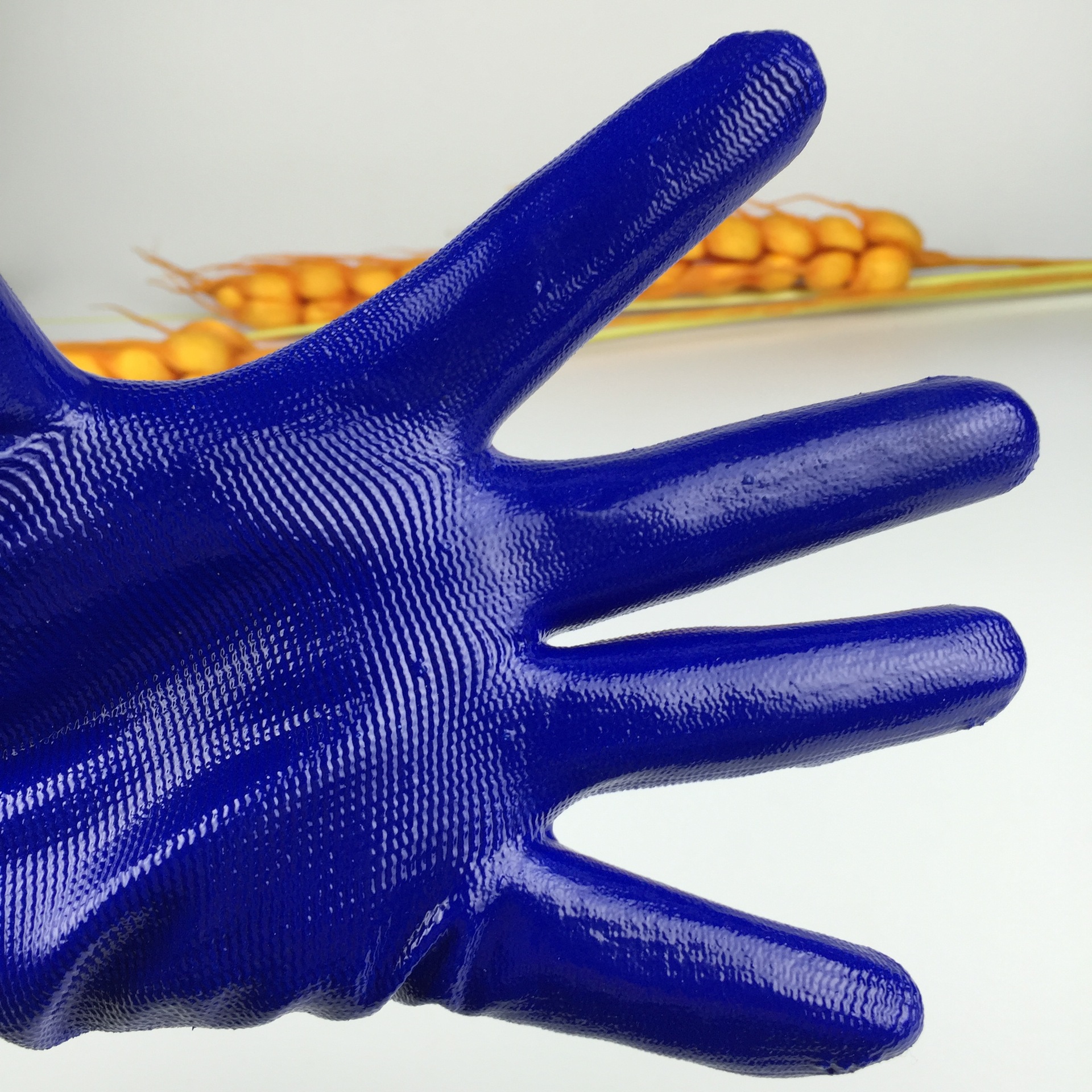 【厂价直销】劳保十三针尼龙丁腈防滑浸胶手套 耐磨防油蓝色批发