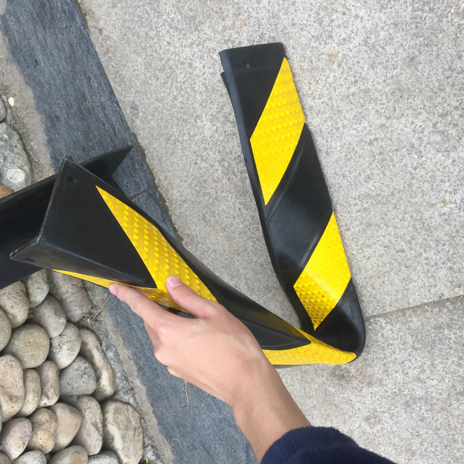 首页 汽配 安全用品 橡胶护角 >橡胶护角