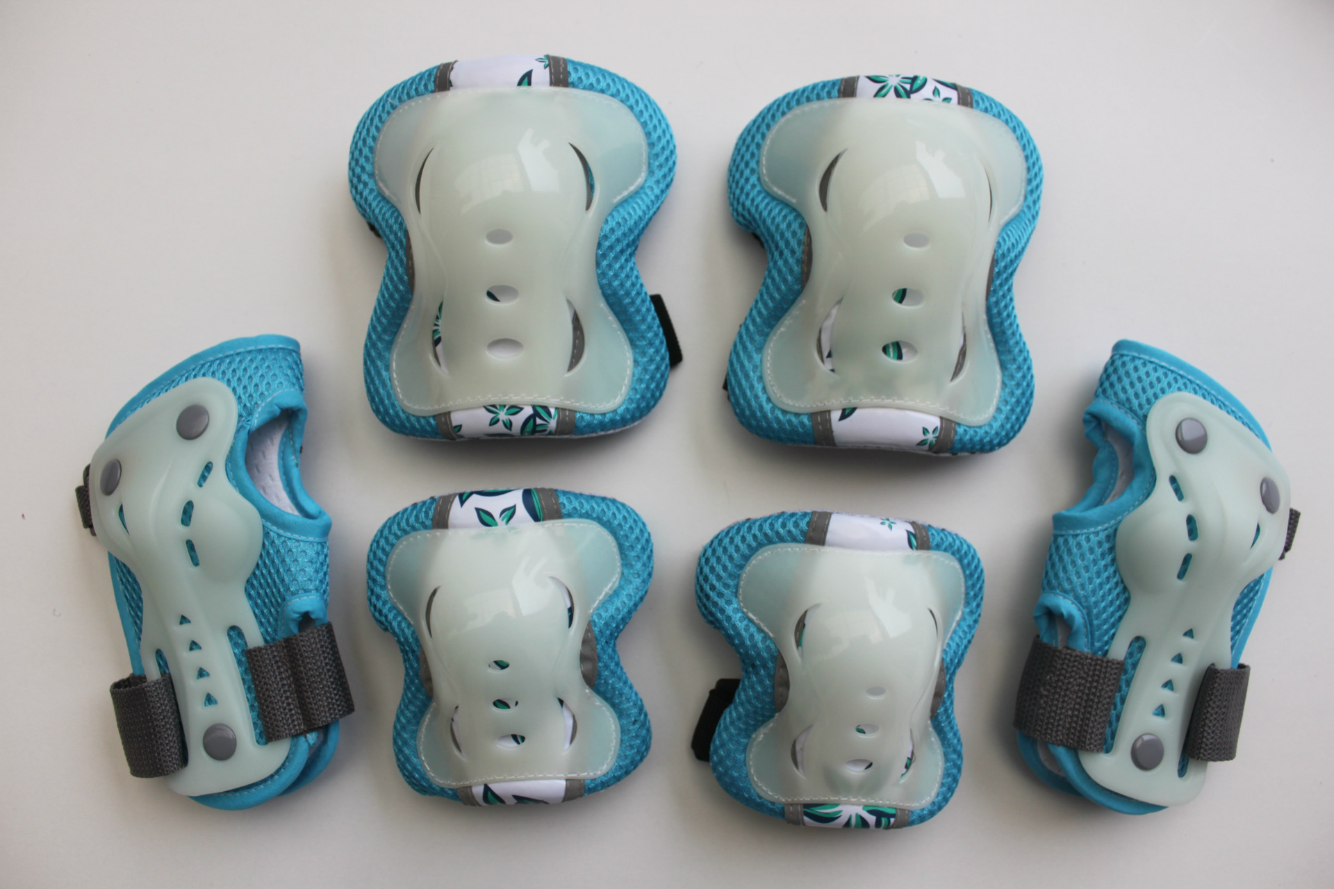 8 标签:儿童护具护具6件套轮滑护具旱冰护具 