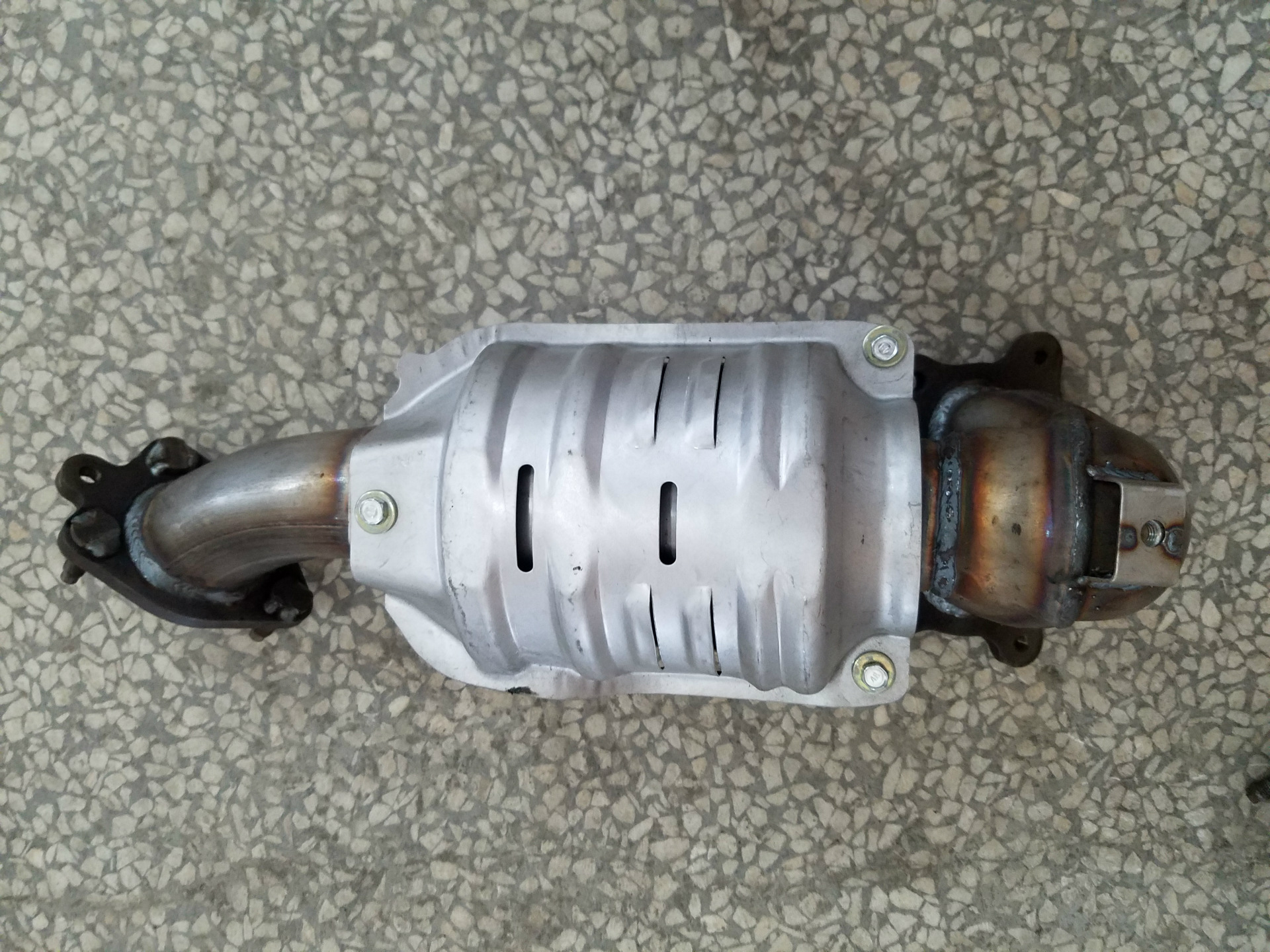 九代雅阁2.4三元催化器