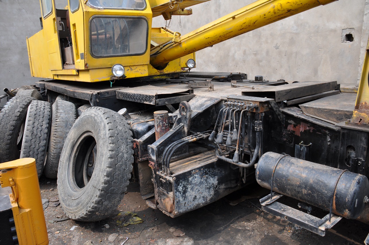 25吨旧多田野汽车吊,上海外贸出口报关,急卖促销中