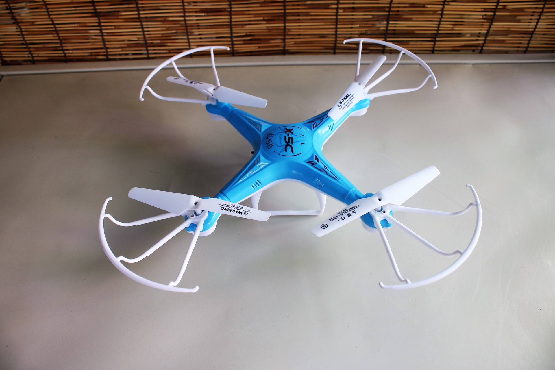 x5c四轴飞行器sw热销wifi航拍无人机耐摔遥控飞机儿童玩具批发