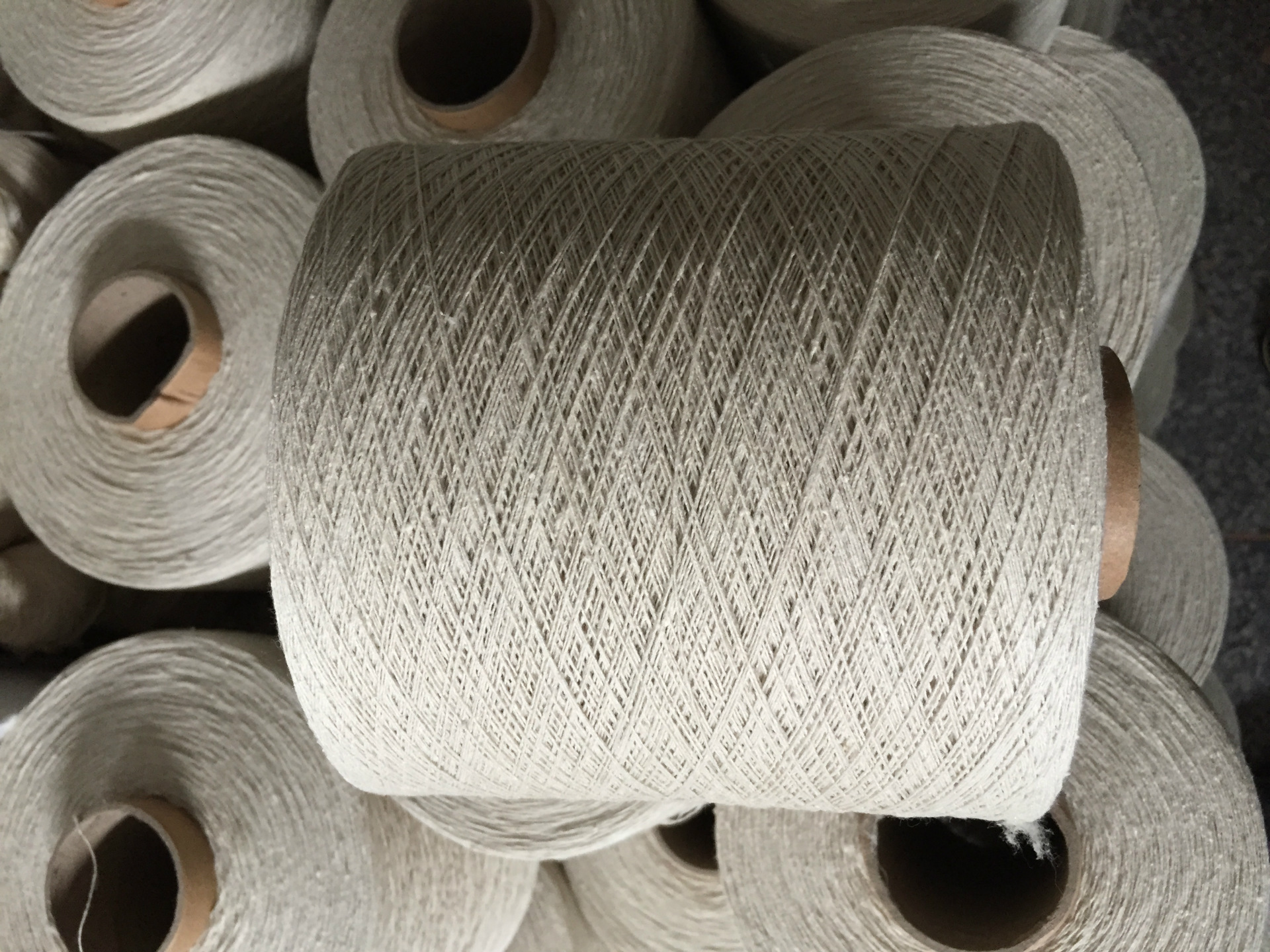 油丝绢棉袜子混纺纱线纺织针织面料