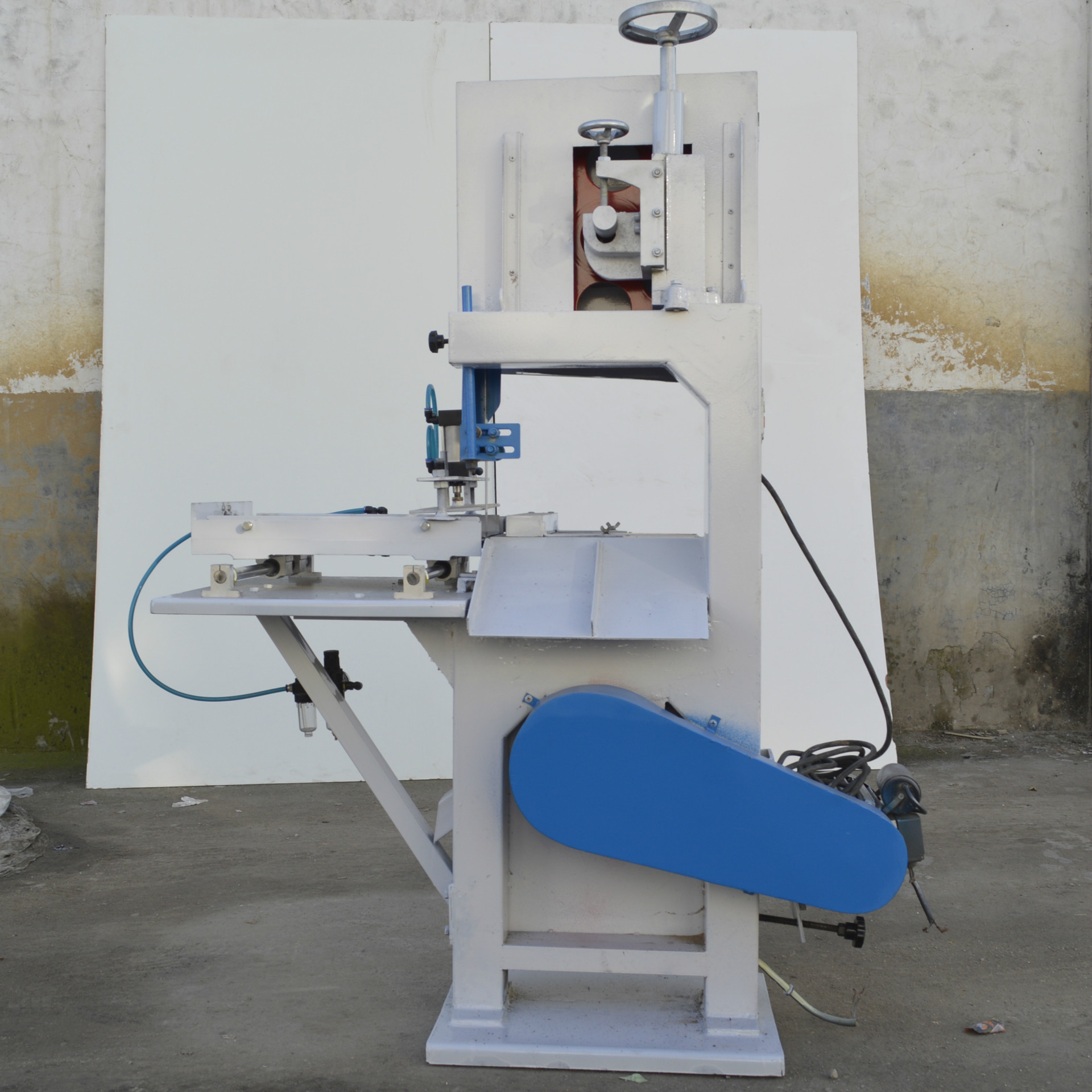 厂家直销艾条机安全实用手动气动自动家用切艾柱机器