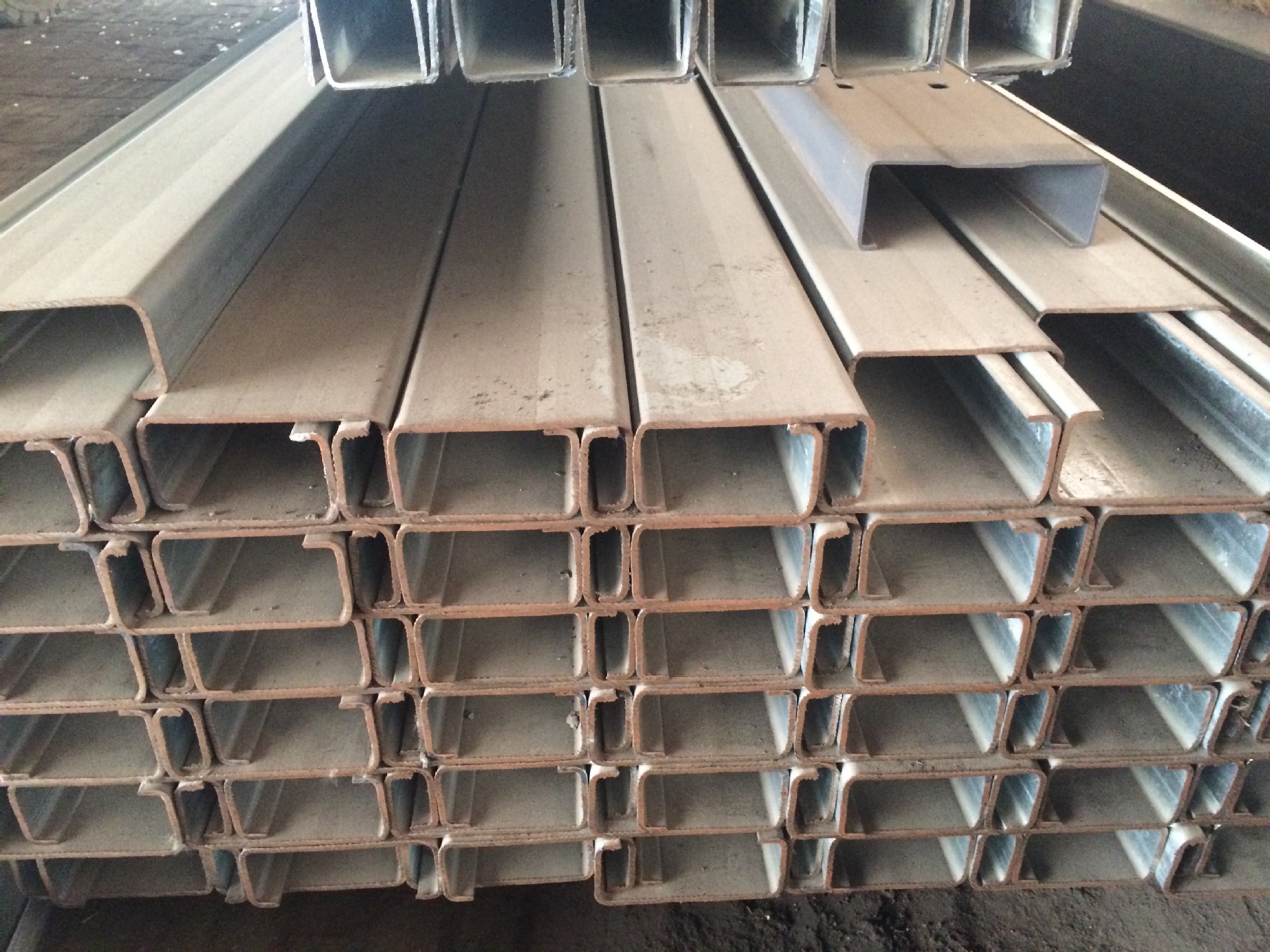 u型槽,镀锌u型槽,批发零售优质钢材