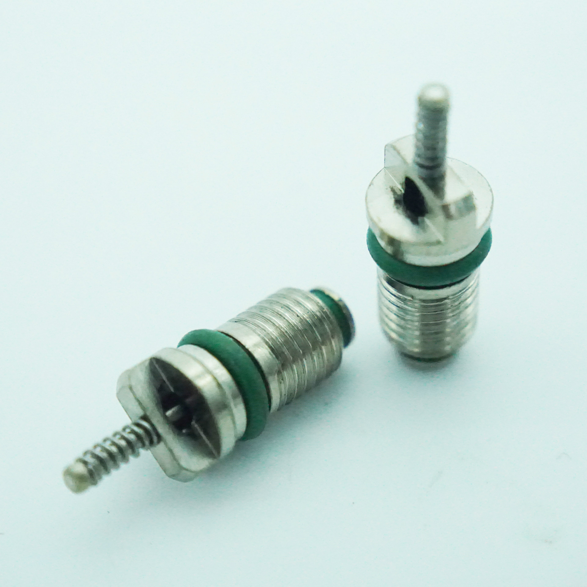 厂家直销134a汽车空调气门芯组合