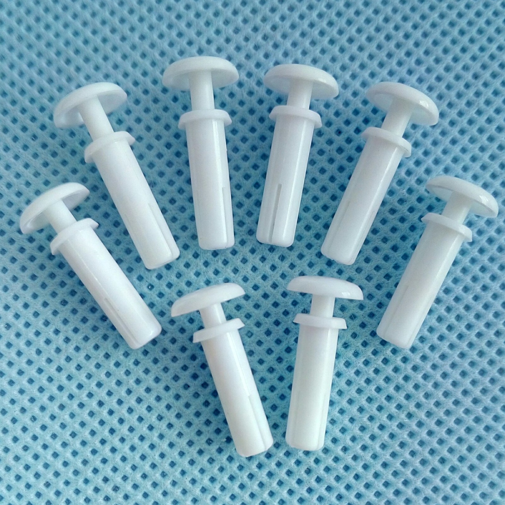 东莞厂家特价销售 白色尼龙铆钉 环保塑胶r4130铆钉 尼龙固定扣