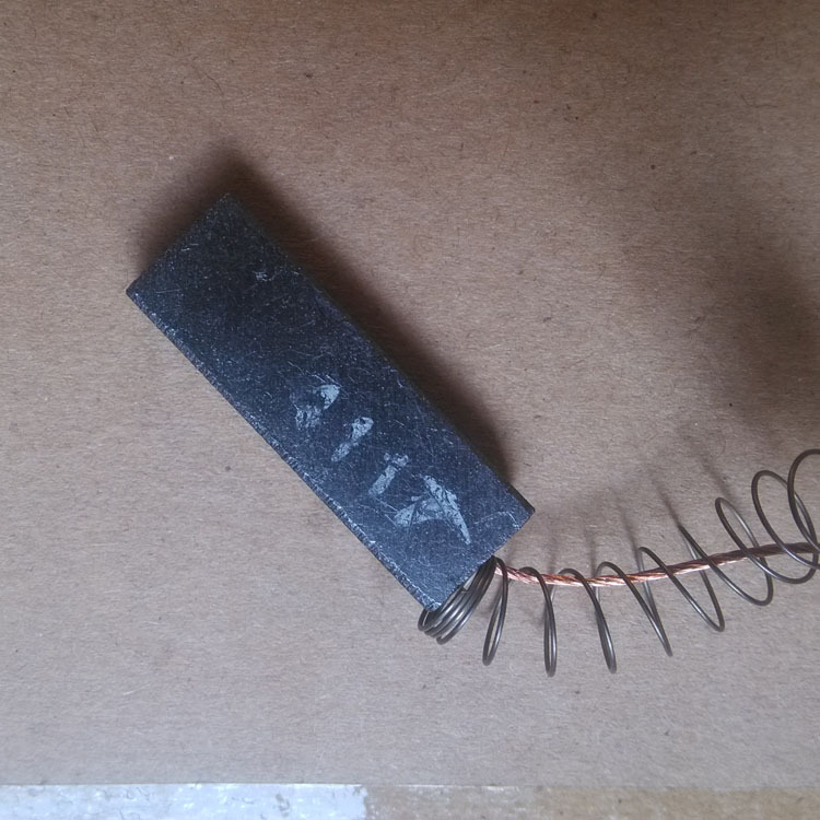 厂家直销康芝宝现磨豆浆机碳刷 冰沙机配件 豆浆机配件