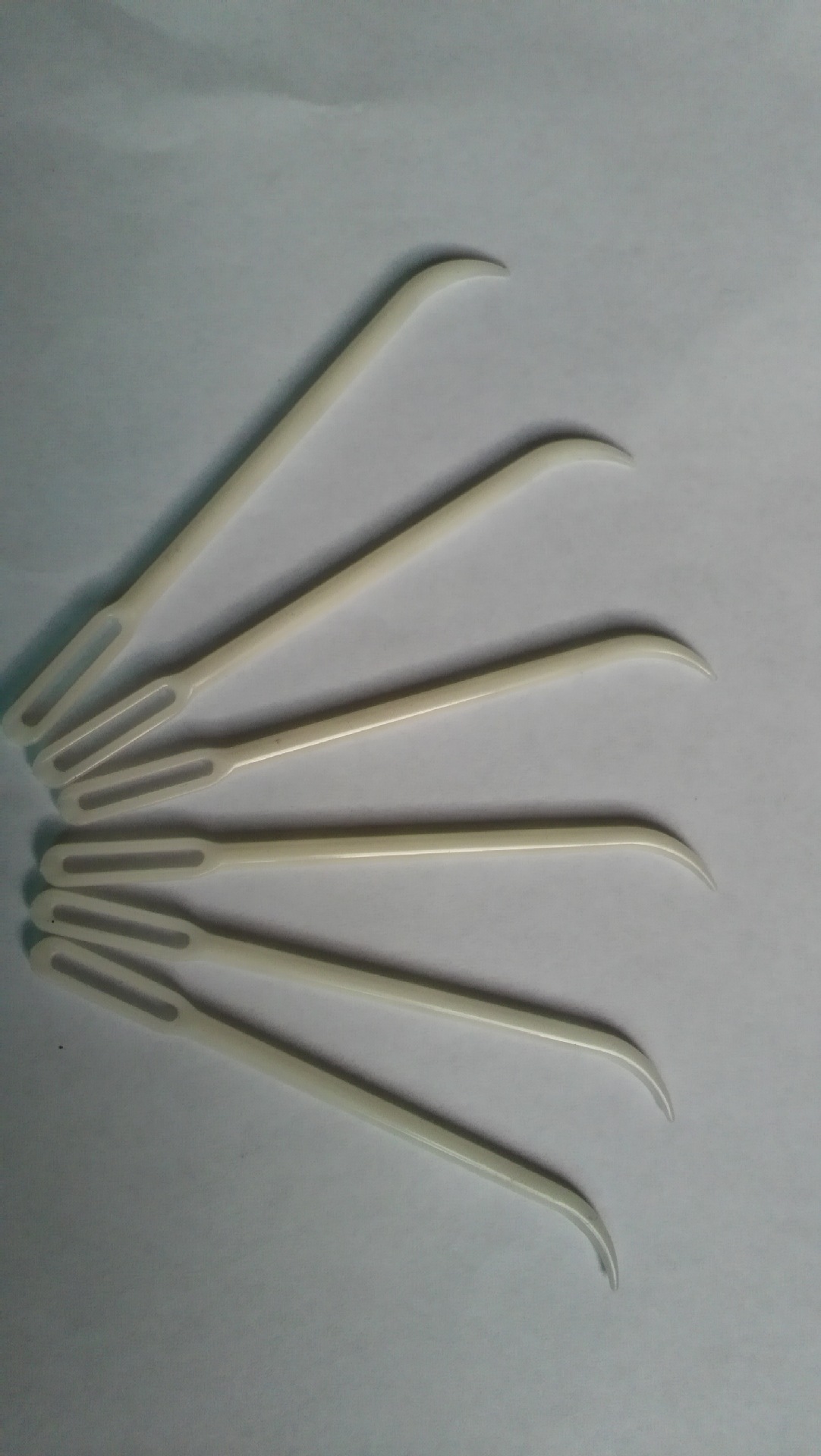 0,塑胶手缝弯针毛衣弯针