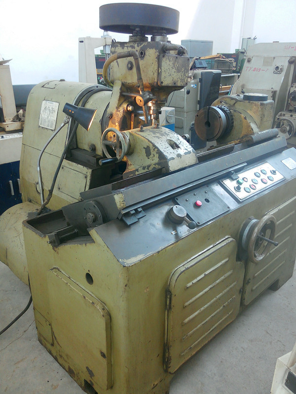 供应青海二机98年y631k花键轴铣床